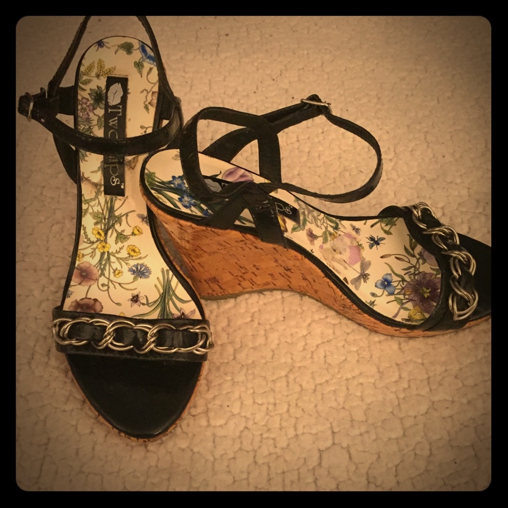 Platform Wedge Sandals - Black w/silver chain